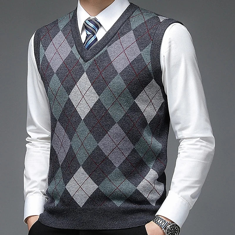 Men's dark navy classic Argyle V-Neck Pullover Sweater Vest