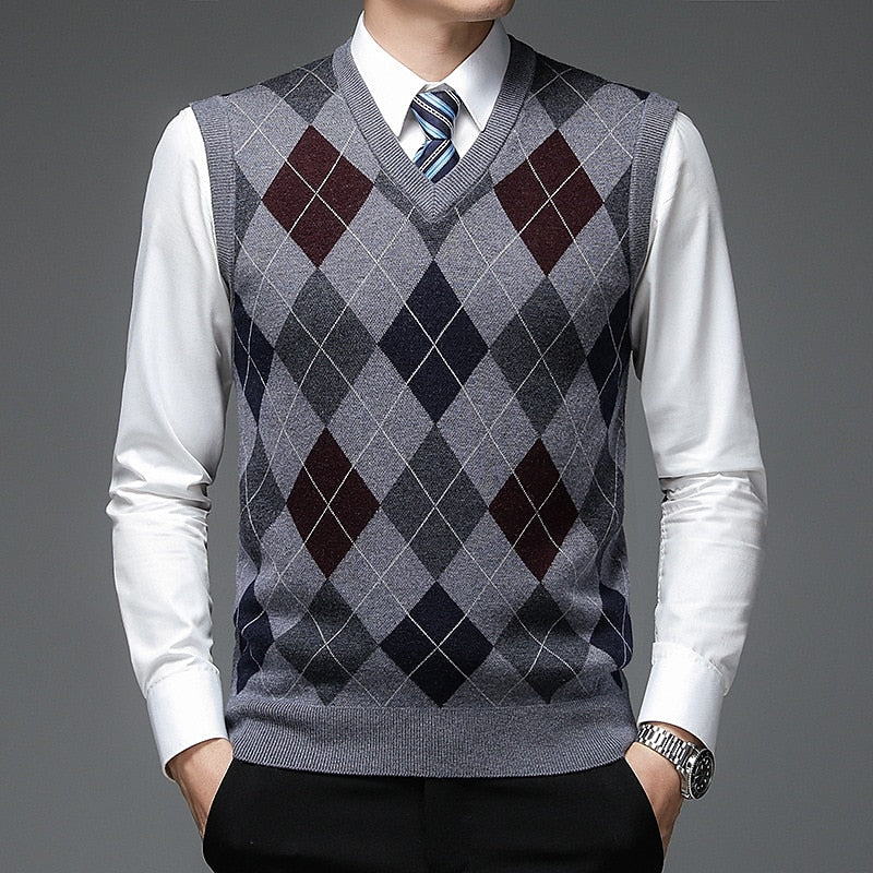 Men's camel classic Argyle V-Neck Pullover Sweater Vest