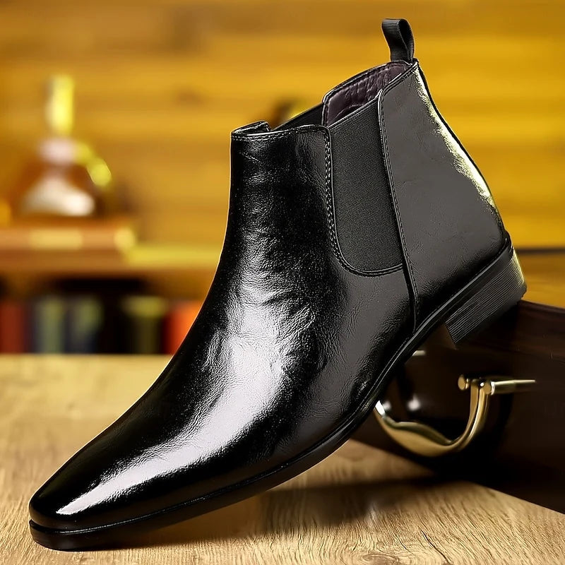 Men's black polished ankle chelsea boots with smooth pull-tab heel