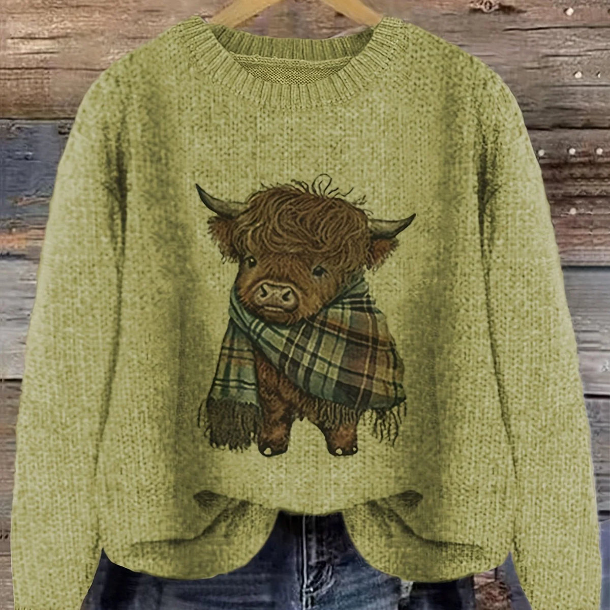 Women's green cozy chunky-knit crewneck sweater for winter