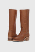 Women's brown classic knee-high heeled boots, with side zip entry