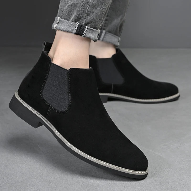 Men's black refined dress chelsea boots, with elastic side gussets