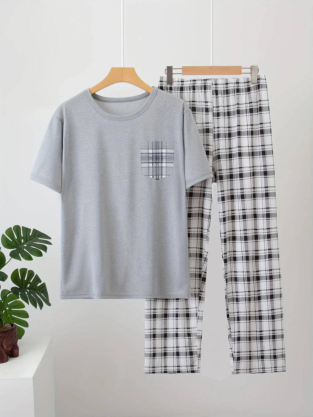 Men's light grey relaxed Checkered Two-Piece Loungewear Set for Winter