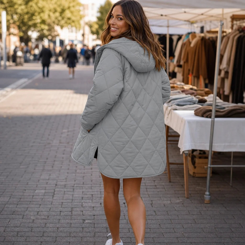 Women's diamond-quilted hooded puffer jacket